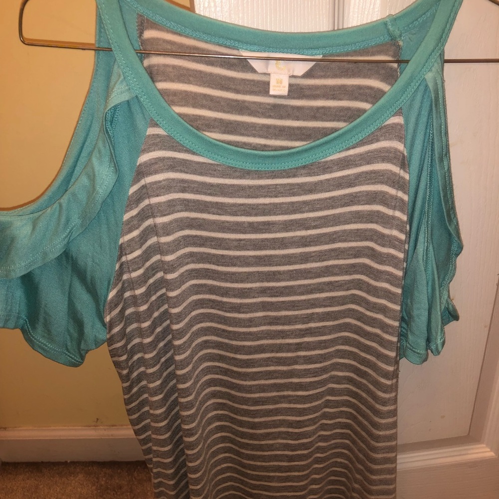 Cold shoulder top
